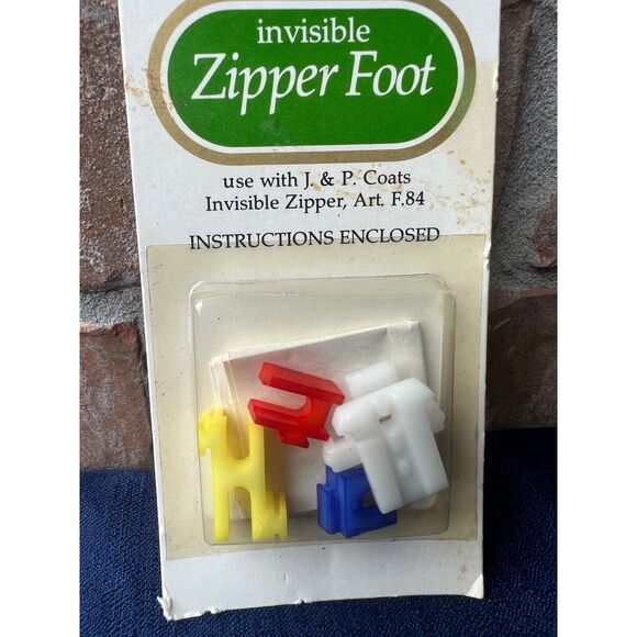 Vintage J & P Coats Invisible Zipper Foot N 407 NIB - Picture 3 of 6